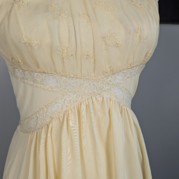 Vintage yellow dress - Picture 4 of 11